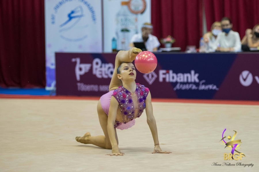 Висока оценка даде президентът на БФХГ Илиана Раева на нашата гимнастичка Дара Стоянова